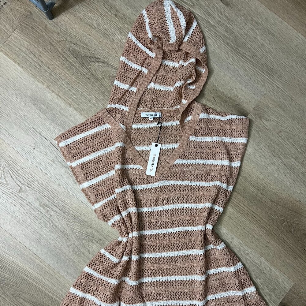 NWT Hood Light Short Sleeves Sweater - Olivaceous - Size M/L - Beach cover up